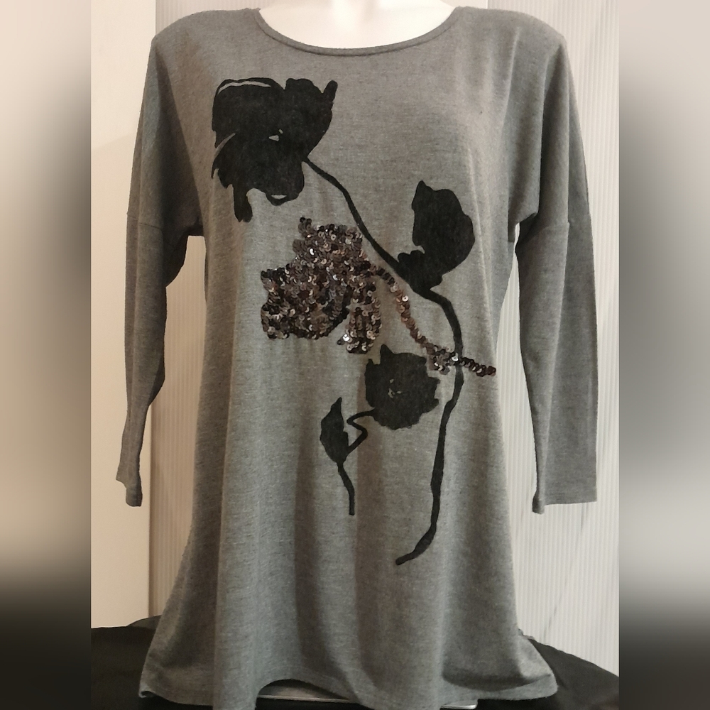 Apt. 9 - Heather Gray 3/4 Sleeve Crew Neck Tunic Top W/ Black Flower Print, Med